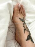 Raes Pretty feet Onlyfans pictures