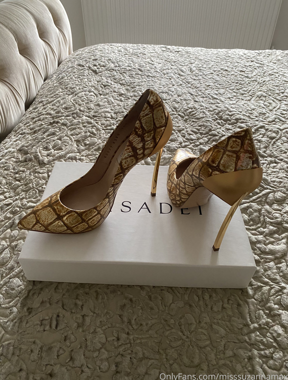 Miss Suzanna Maxwell Onlyfans pictures