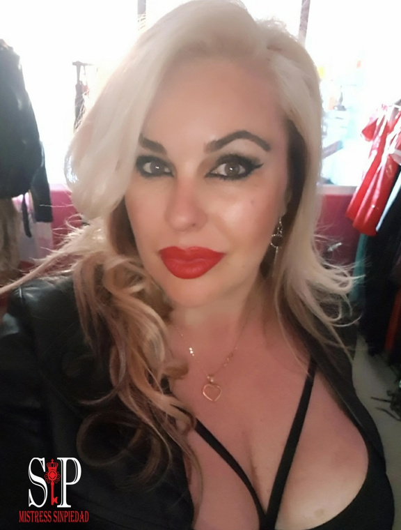 Mistress SinPiedad Onlyfans pictures