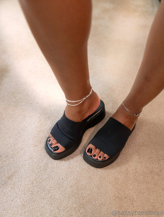 Sassy Toes Onlyfans pictures 2
