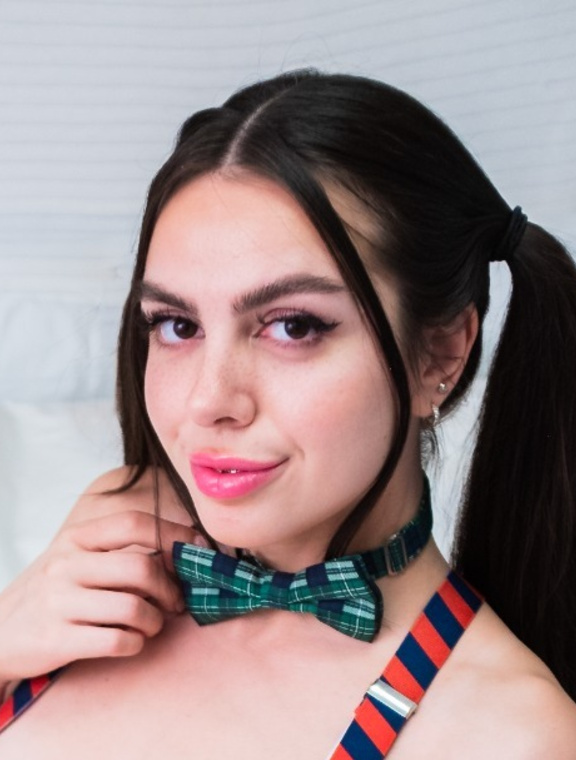 Ema Lee Onlyfans pictures