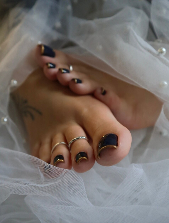 Footsiegalore Onlyfans pictures 2