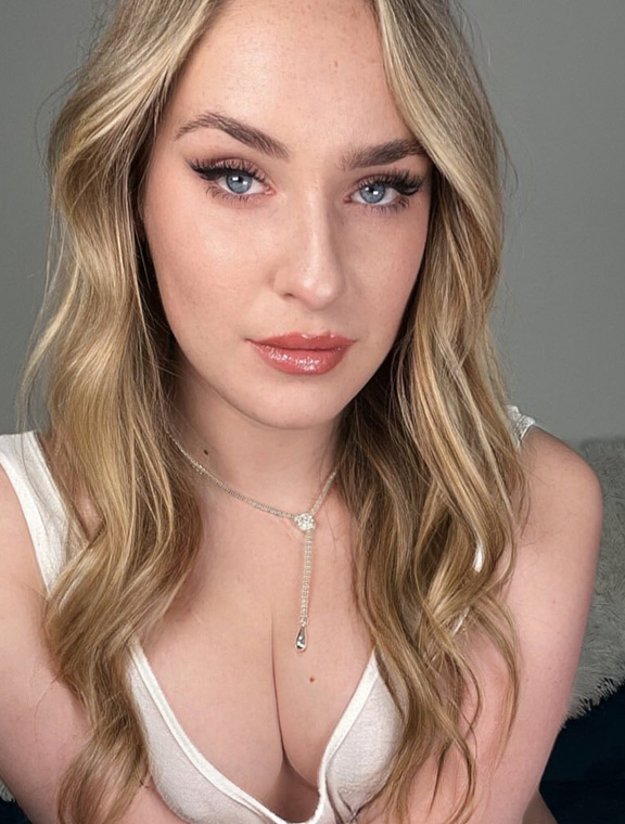 God Scarlette  Onlyfans pictures