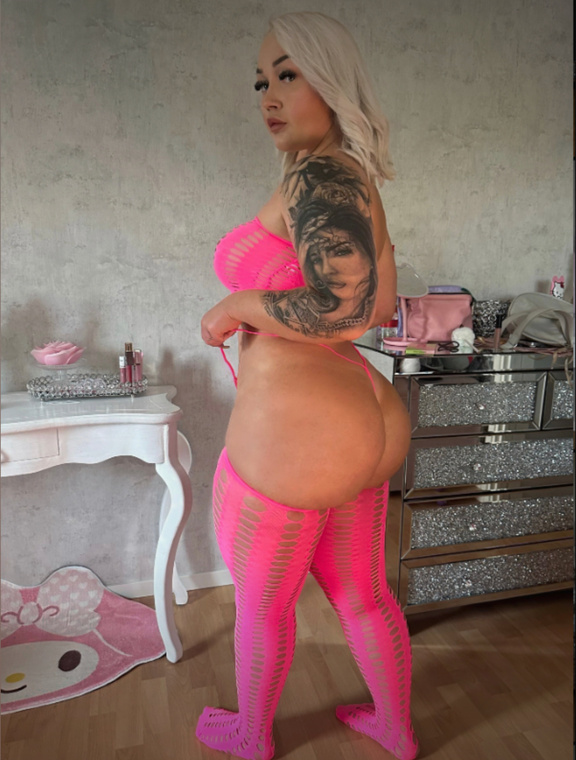 PEACHY CHEEKS Onlyfans pictures