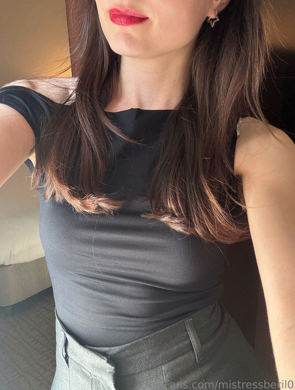 Goddess Beril Onlyfans pictures 4