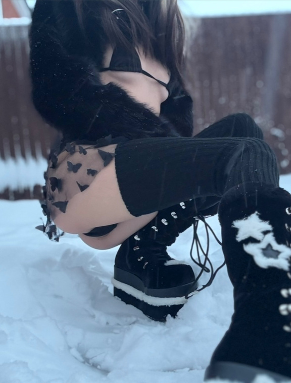 Ellexxaurus Onlyfans pictures