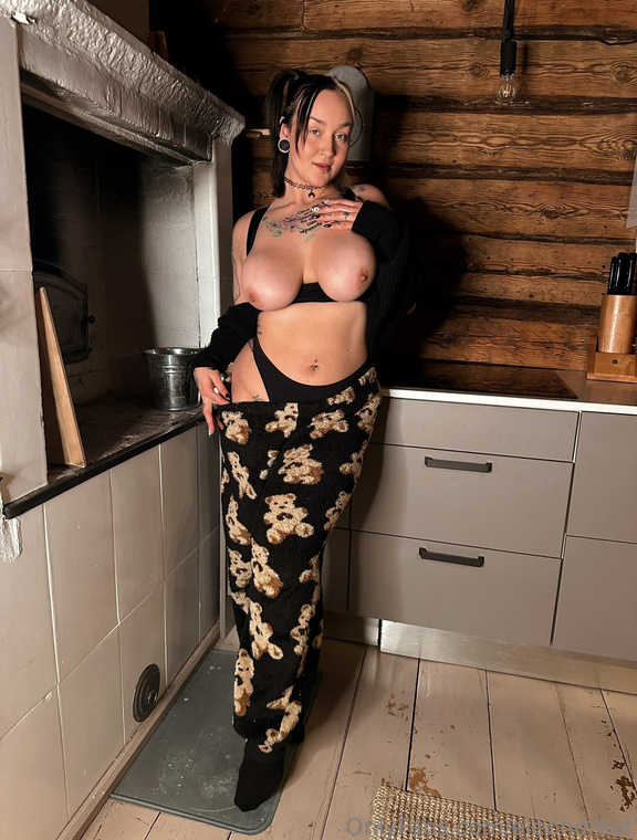 Miss Eleonora Onlyfans pictures 4