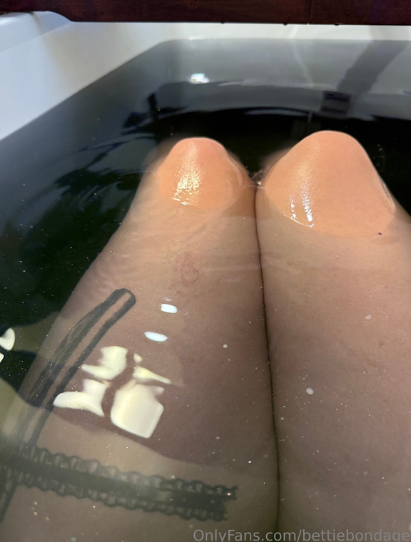 Bettie Bondage Onlyfans pictures